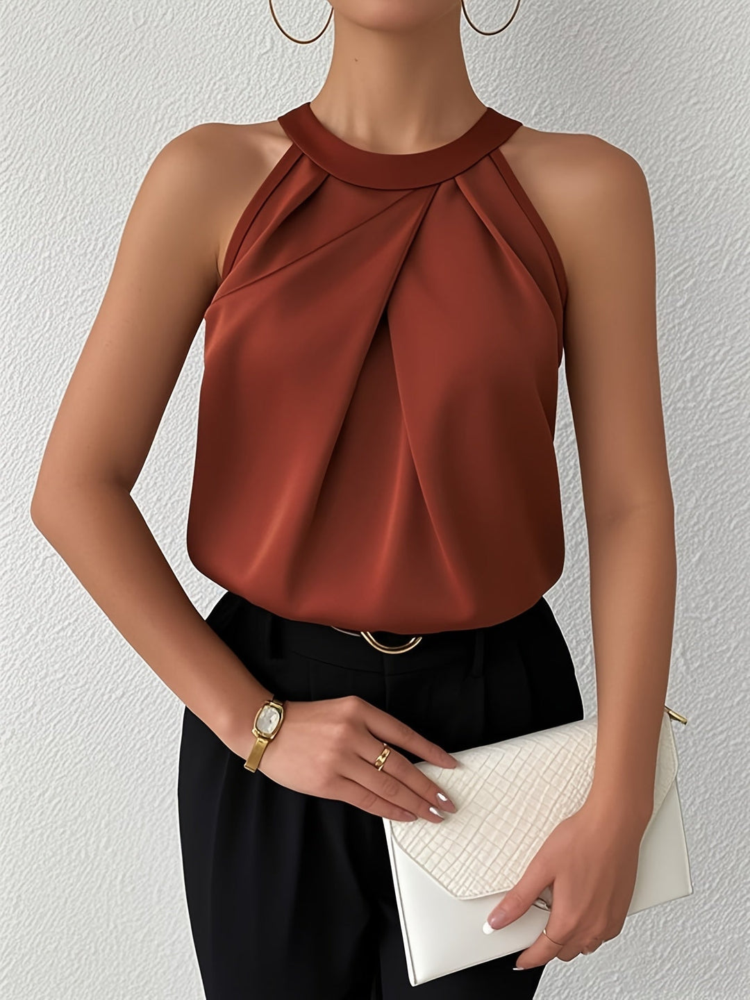 ELÉNA - ELEGANTE SATINBLUSE MIT OFFENEN SCHULTERN